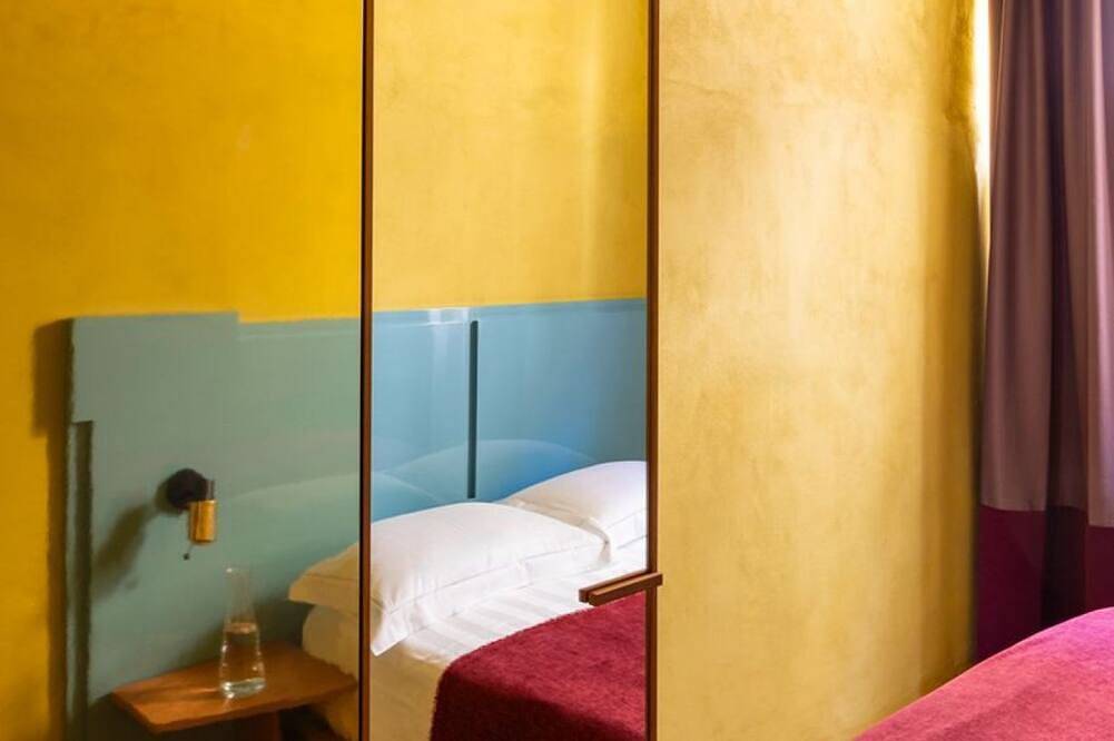 The Wheels Florence Bed&Breakfast: Standard Bedroom Ocra in Florence city center, Florence