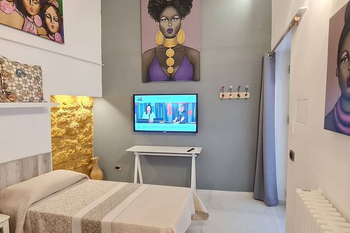 Casa antica ristrutturata in Piazza del Teatro a pochi passi della via Atenea in Agrigento, Provincia di Agrigento