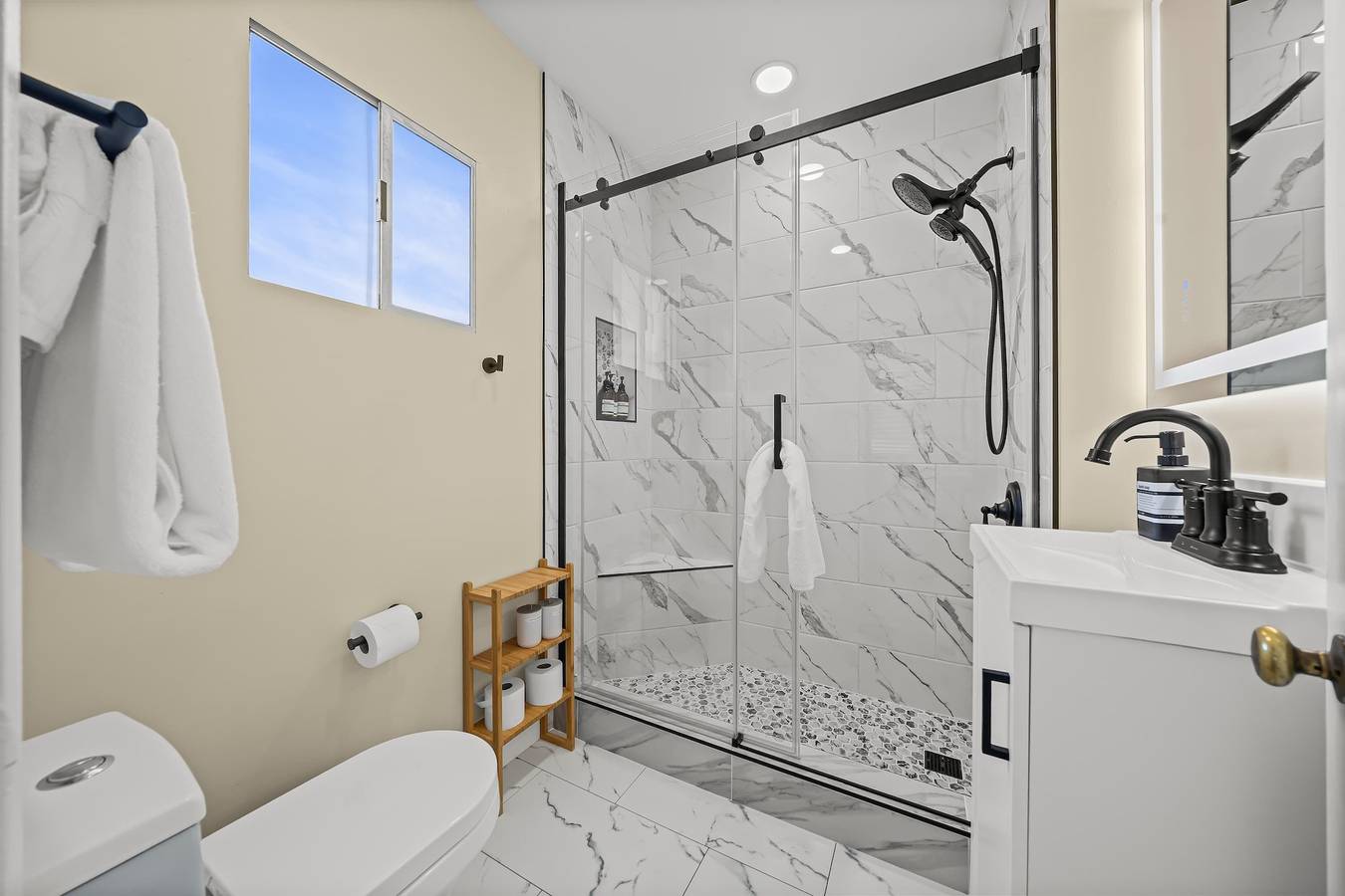 Entire studio, Live like a local - Studio with huge backyard in Pacific Beach, San Diego County