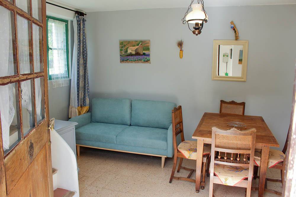 Gîte für 3 Personen mit Pool in Montfort, Forcalquier und Umgebung