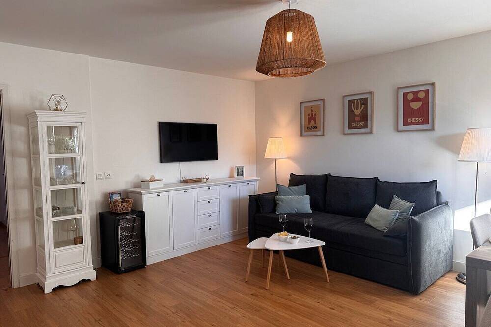 Entire apartment, Dream Life in Paris By Dream Apartments in Chessy, Seine-et-Marne