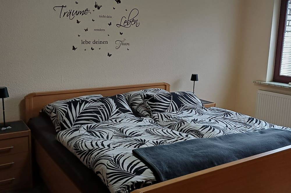 Ganze Wohnung, Gemütliche Ferienwohnung ruhig in Lindlar-Linde, ca. 30 km vor Köln in Lindlar, Oberbergischer Kreis