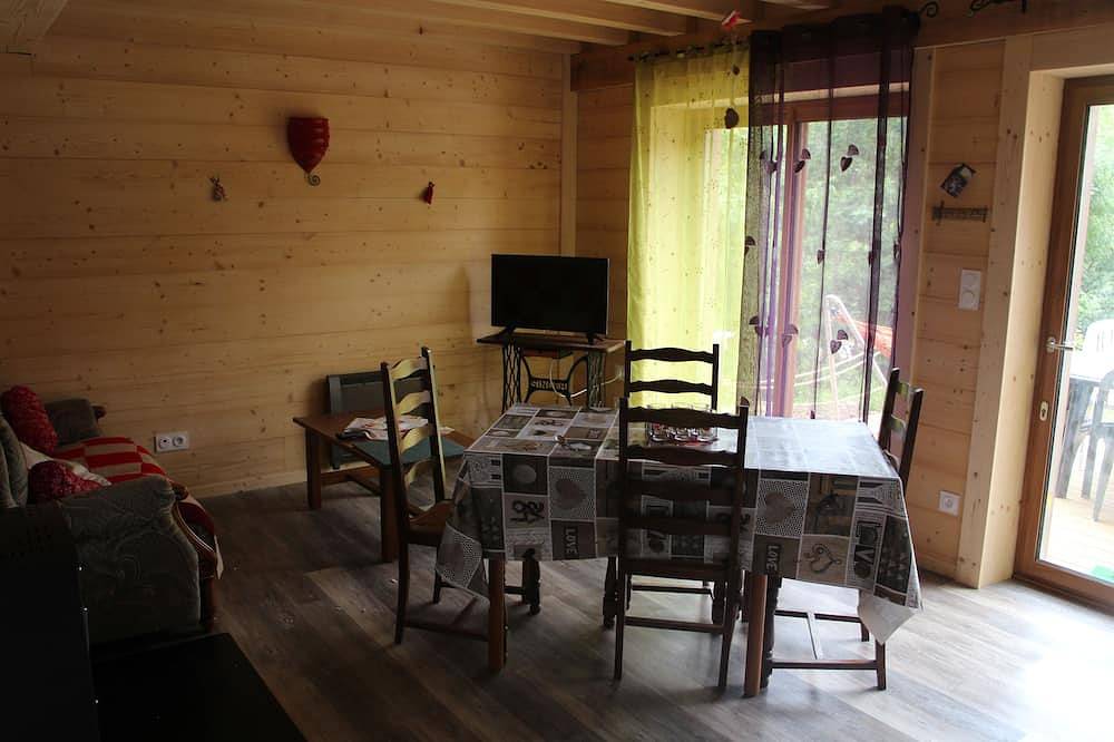 Chalet pour 6 Personnes dans Bonlieu, Jura Francais
