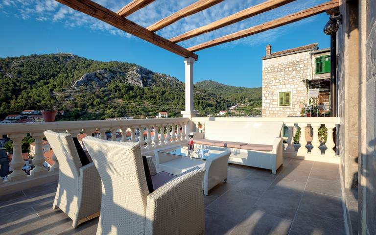 Villa für 16 Personen, mit Balkon und Meerblick auf Hvar