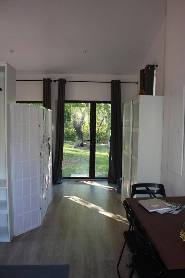 Location de vacances pour 4 personnes, avec piscine ainsi que jardin et vue à Le Puy-Sainte-Réparade - 2