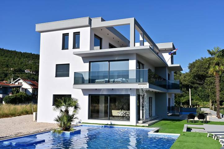Villa für 14 Personen, mit Pool und Garten - 1