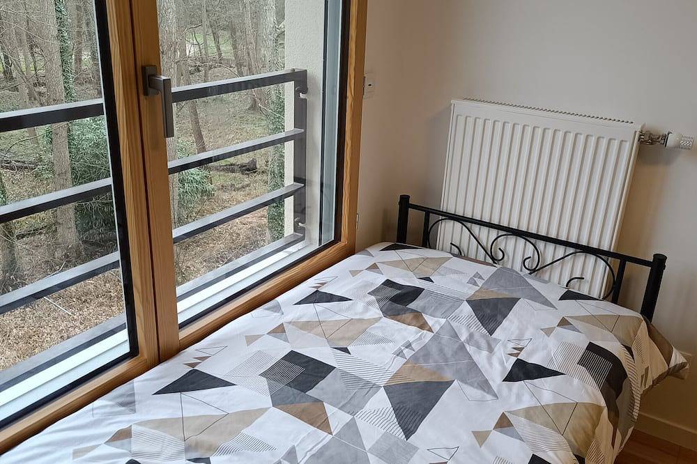 Apartamento entero, Apartamento 'Chez Sibylle Chevreuse Saclay' con balcón, Wi-Fi y aire acondicionado in Saint-Rémy-lès-Chevreuse, Parque natural regional del Alto Valle de Chevreuse