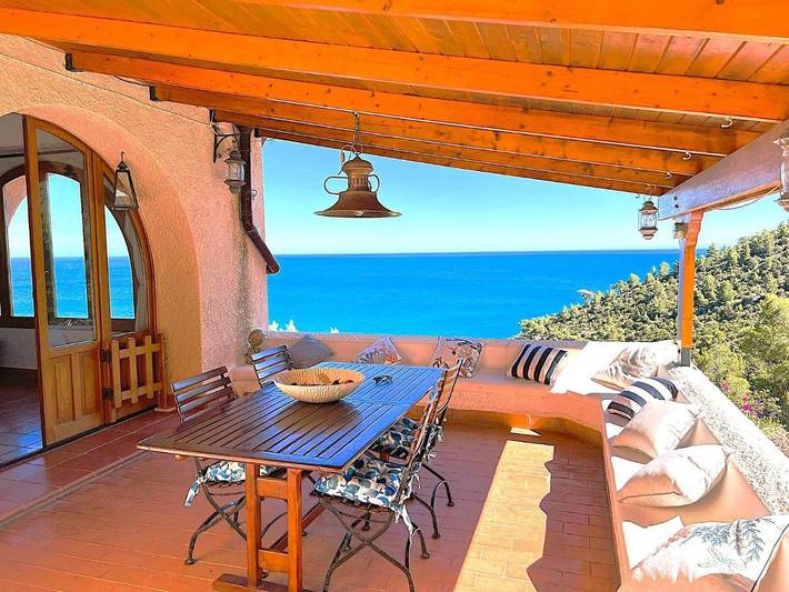 Villa per 8 persone, con Balcone e Idromassaggio nonché Terrazza e Giardino a Vieste
