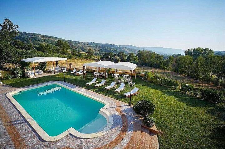Ferienhaus für 3 Personen, mit Balkon und Garten sowie Pool