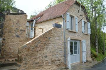 Ferienhaus für 4 Personen, mit Ausblick und Garten in Carennac