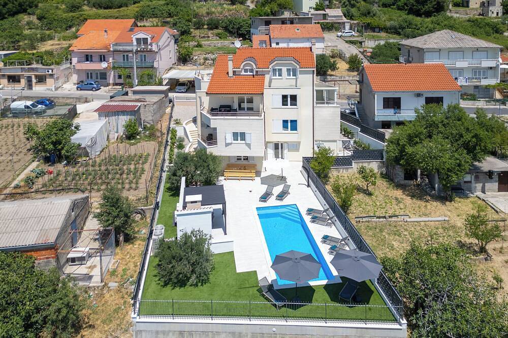 Casa vacanza a Mravince a partire da 370€ a notte