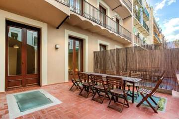 Apartment for 12 People in Ciutat Vella, Barcelona, Photo 1