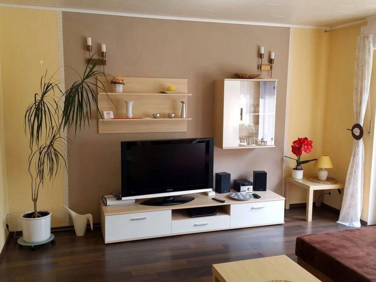 Ganze Wohnung, Zentrale Ferienwohnung mit Terrasse in Schiffdorf, Südliches Cuxland