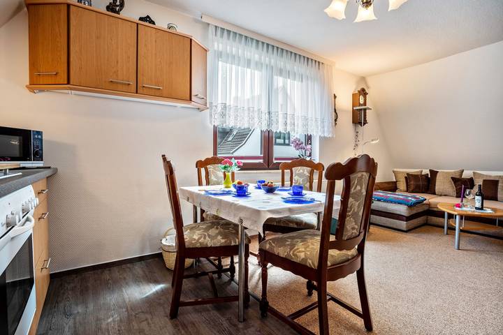 Appartement entier, Appartement 'Ferienwohnung Auf Der Insel Rügen' avec terrasse et jardin partagés in Bergen en Rügen, Bergen sur l'île de Rügen et ses environs