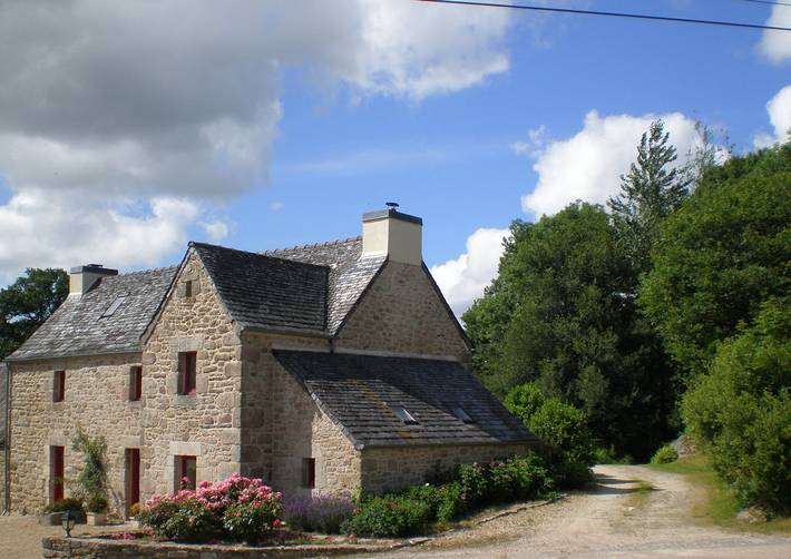 Chambre d’hôte pour 2 personnes, avec jardin à Le Cloître-Saint-Thégonnec