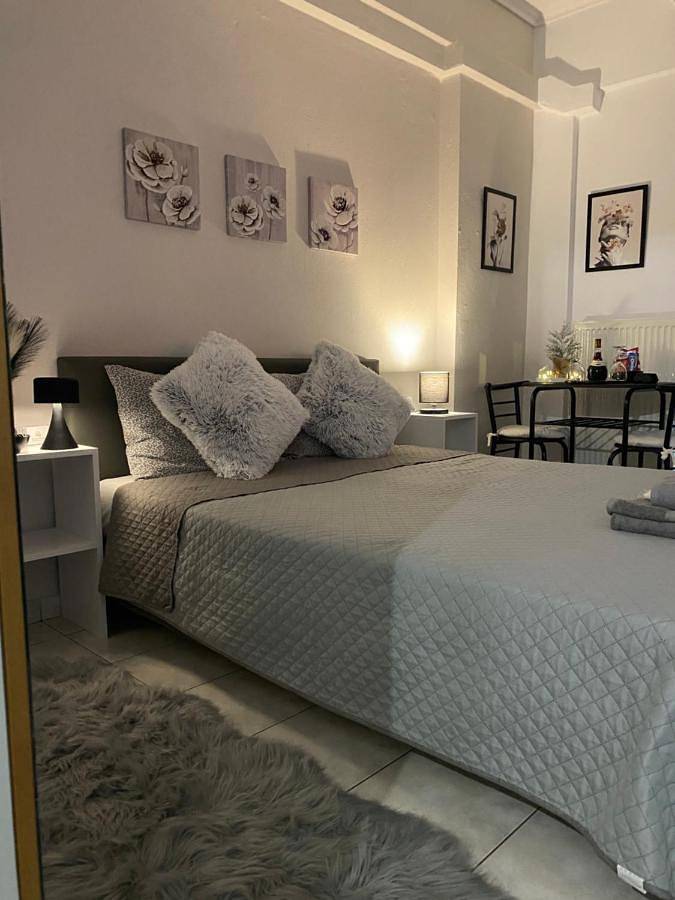 Gîte pour 2 personnes, avec terrasse et vue à Serrès - 3