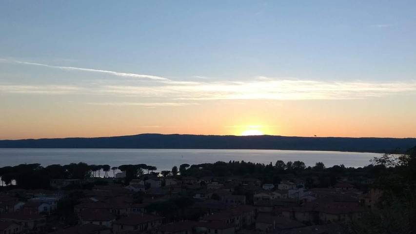 Vakantiewoning voor 3 personen, with Balkon and Uitzicht op het meer as well as Uitzicht in Bolsena