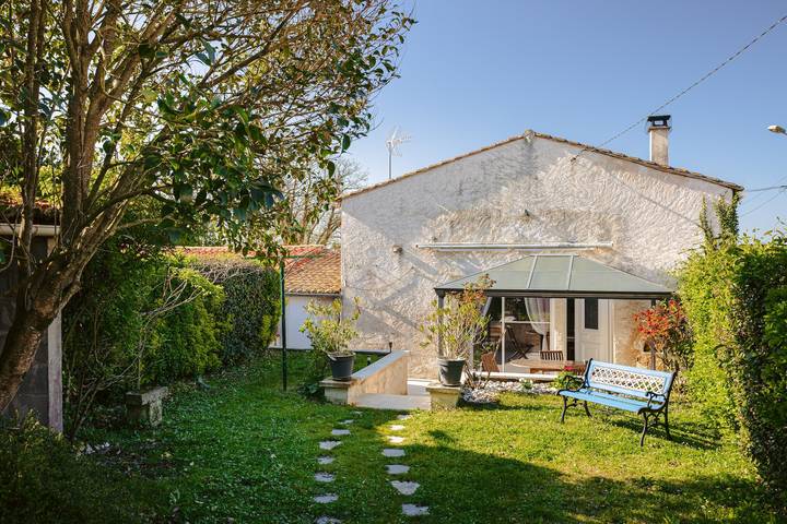 Location de vacances pour 5 personnes, avec jardin, animaux acceptés à Saint-Nazaire-sur-Charente