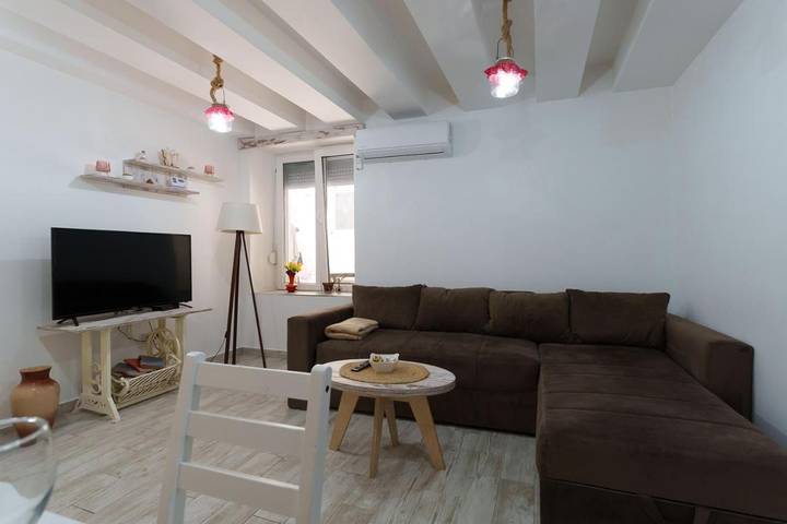 Ferienwohnung für 4 Personen, mit Ausblick und Garten in Belgrad - 2