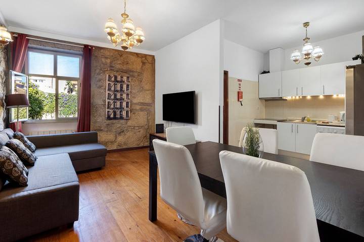 Ganze Wohnung, Ferienwohnung 'Fontainhas Stone' mit Wlan in Porto, Porto Distrikt