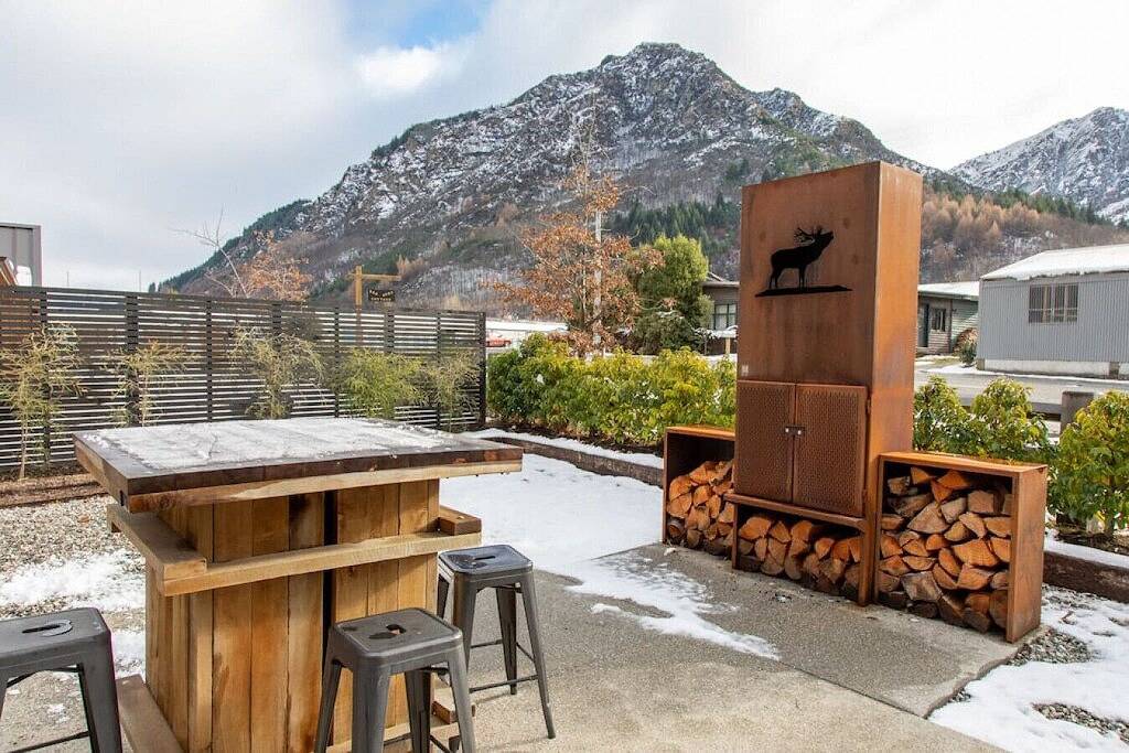 Stylish Arrowtown Home-fabulous location + comfort in Arrowtown, Otago