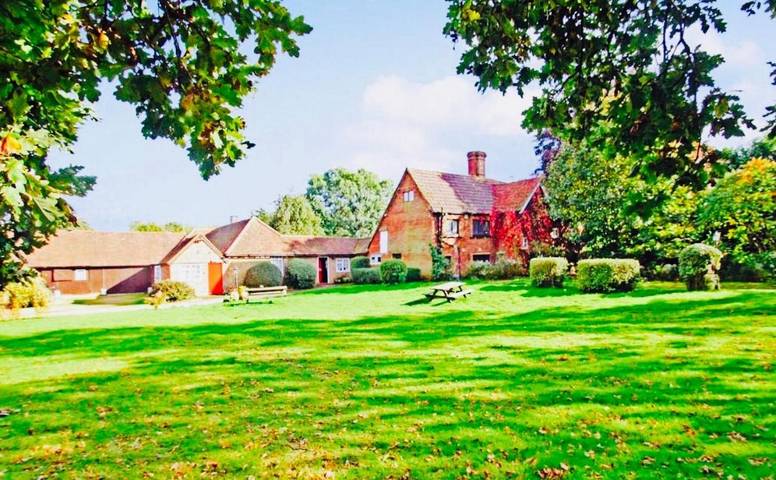 Holiday apartment for 3 people, with Garden in Crawley