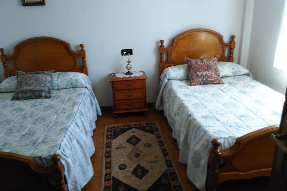 Holiday House Vacation House In El Puntal in Villaviciosa, Costa Verde (Spain)