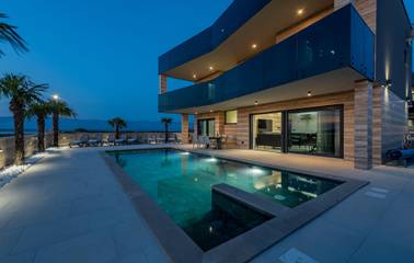 Ferienhaus für 10 Personen, mit Garten und Pool sowie Terrasse in Privlaka