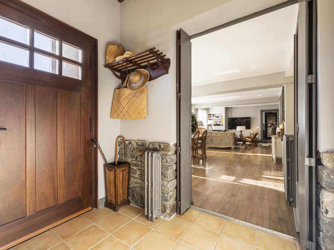 Chalet 5 rooms. 10 people, Garden Bbq, Pool and Fire place in Latour-de-Carol, Prades und Umgebung