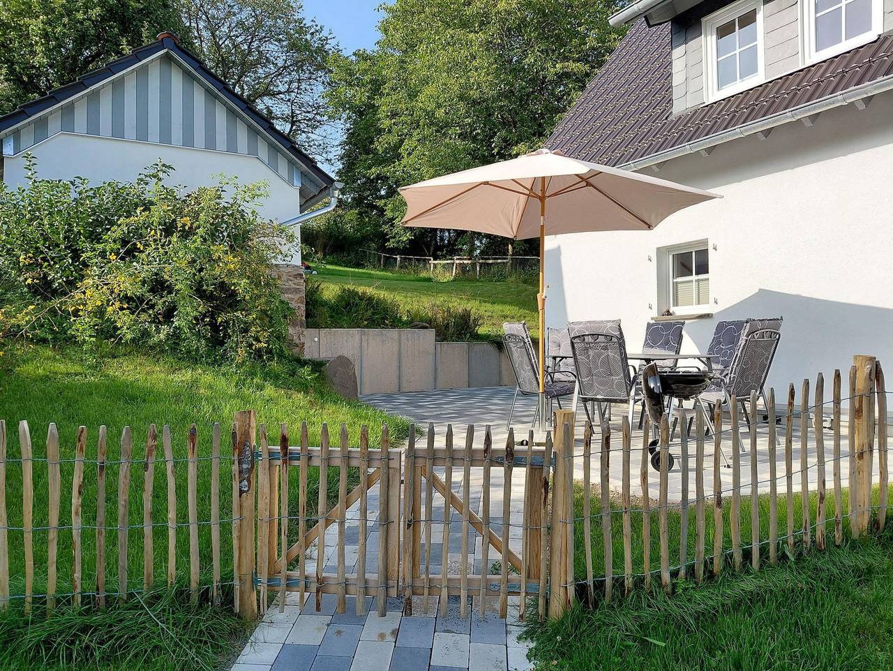 Ganze Ferienwohnung, Ferienhaus Froschkönig - Ferienhaus in Ruhe & Natur im Wildenburg in Friesenhagen, Altenkirchen & Umgebung