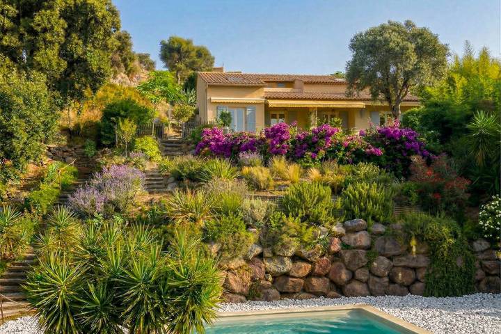 Villa for 8 people, with terrace and pool, child-friendly - 1