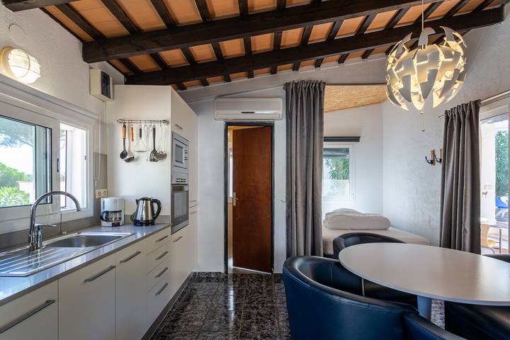 Villa 'Sea Près des Golfs - Oleander' with Mountain View, Pool, Wi-Fi & Terrace in Santa Cristina d'Aro, Costa Brava