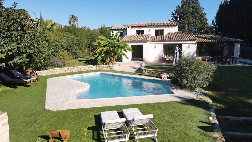 Villa pour 8 personnes, avec piscine ainsi que jardin et vue à Mougins