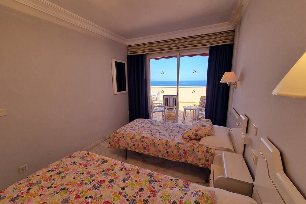 Entire apartment, Apartment With Sea Views And Fantastic Sunshine in Playa de los Guíos, Santiago del Teide