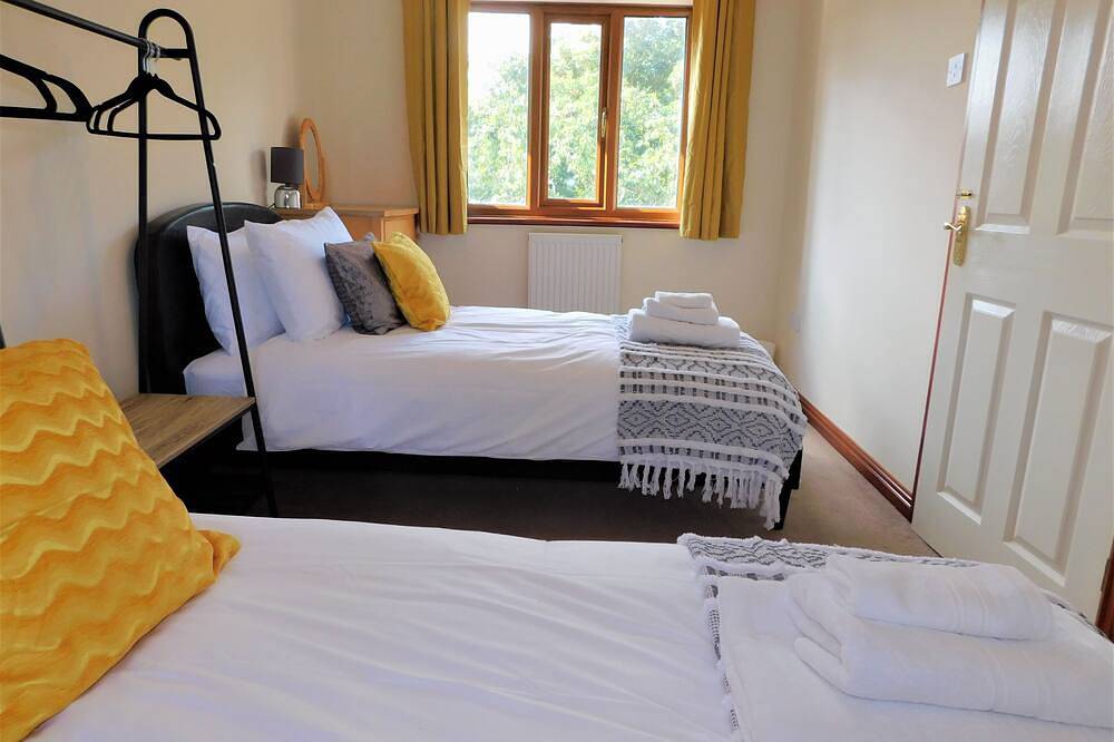 Railway View -  a house that sleeps 6 guests  in 3 bedrooms in Cromer, Norfolk Coast
