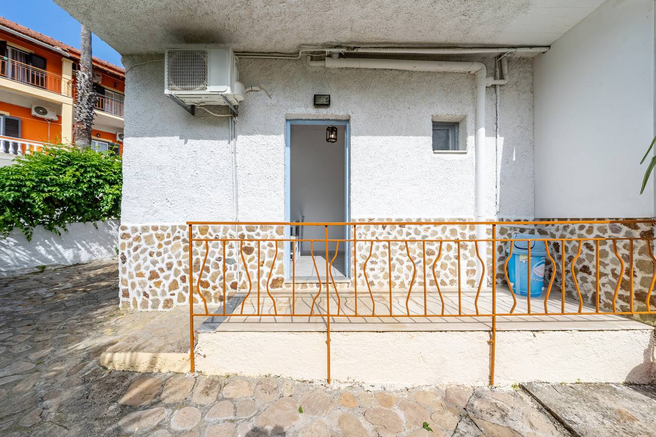 Entire apartment, Apartment 'Maltas' with Shared Terrace, Wi-Fi and Air Conditioning in Corfu