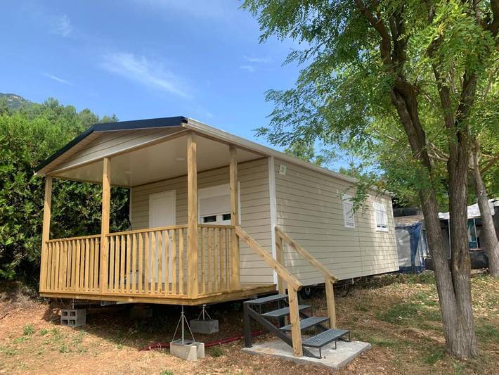 Camping voor 6 personen, with tuin and zwembad as well as uitzicht op het meer and uitzicht, kindvriendelijk in de Spaanse Pyreneeën