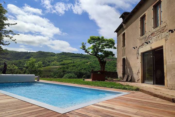 Location de vacances pour 15 personnes, avec Jacuzzi ainsi que Terrasse et Jardin à Valady