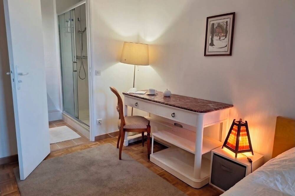 Apartamento inteiro, Le Genève-Parking Garage & Balcony-air-conditioned in Ornex, Gex