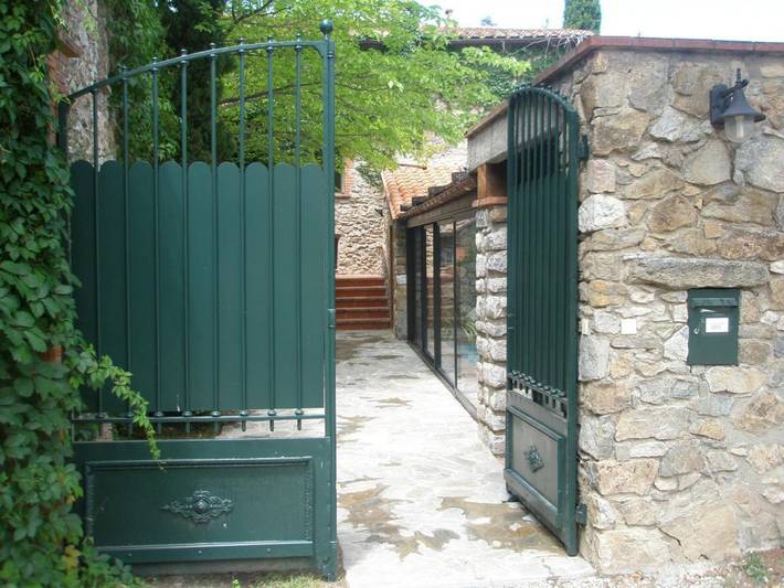 Mas santol in Reynès, Mittelmeerküste (Frankreich)
