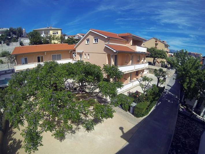 Entire apartment, Ferienwohnung in Palit mit Balkon, Klimaanlage, W-Lan, Spülmaschine (820-8) in Palit (Kvarn Bay), Rab