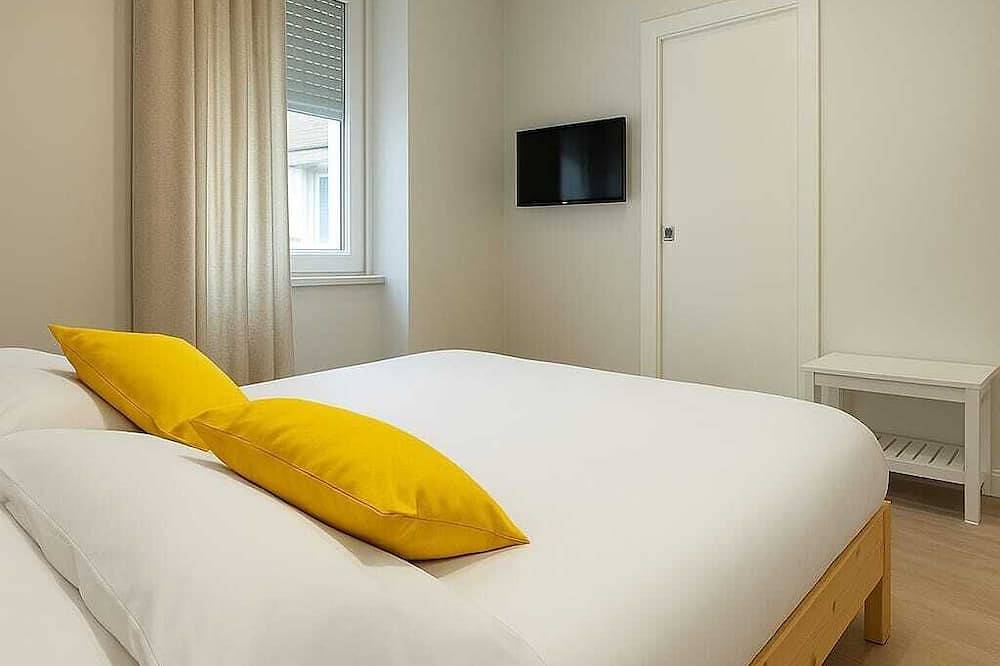 2 steps from Naples airport, cozy and new facility. in Naples, Naples Province