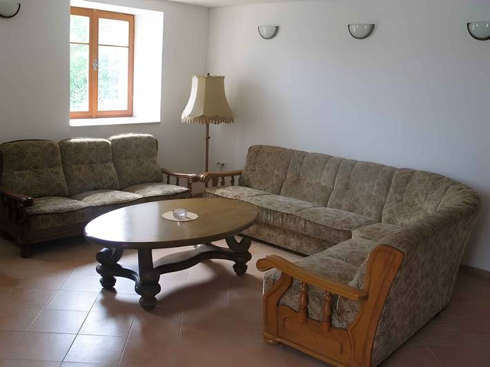 Ganze Ferienwohnung, Ferienwohnung mit Außenpool am Hof  in Ponědraž, Neuhaus und Umgebung