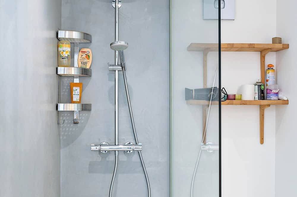 Apartamento entero, Estudio 'Totalmente Equipado con Material Deportivo' con terraza y jardín compartidos in Le Crès, Côte d'Améthyste