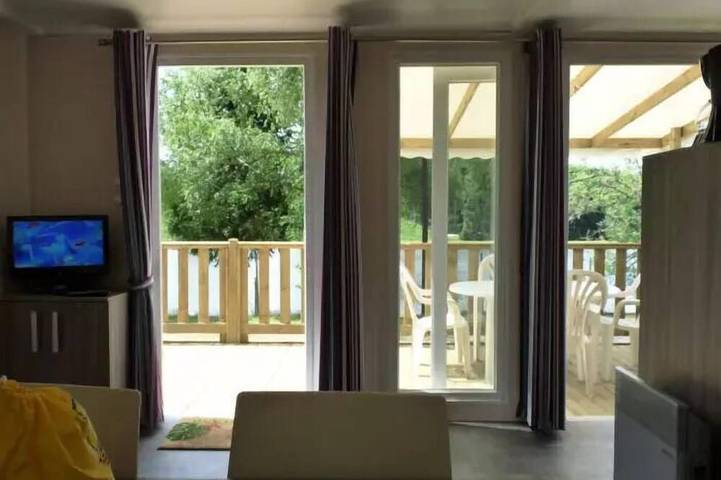 Mobil home pour 4 personnes à Champagnac-le-Vieux