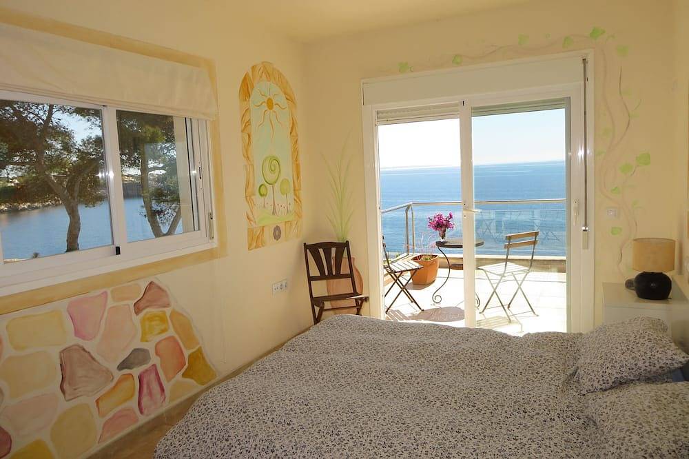 4 Schlafzimmer Villa mit herrlichem Blick auf das Meer und den Pool in Cala Pi, Llucmajor