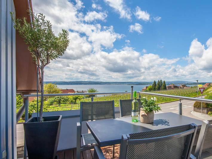Ferienwohnung für 4 Personen, mit Seeblick und Balkon sowie Ausblick - 1