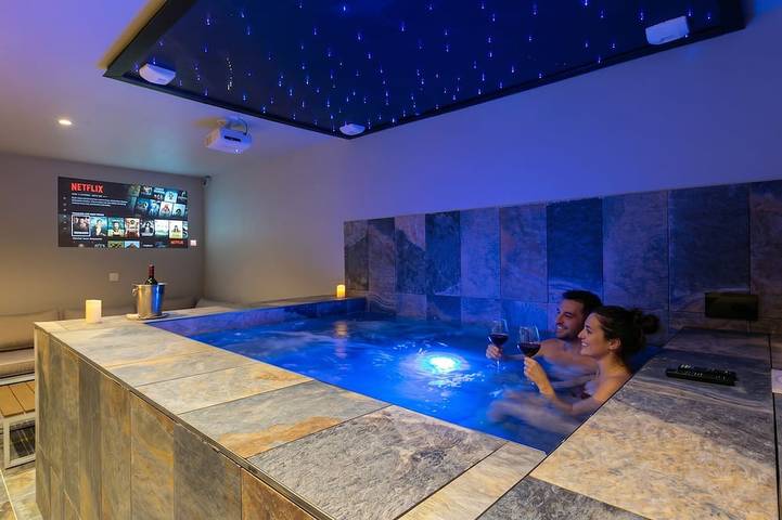 Location de vacances pour 12 personnes, avec Jacuzzi et Sauna à Ittenheim