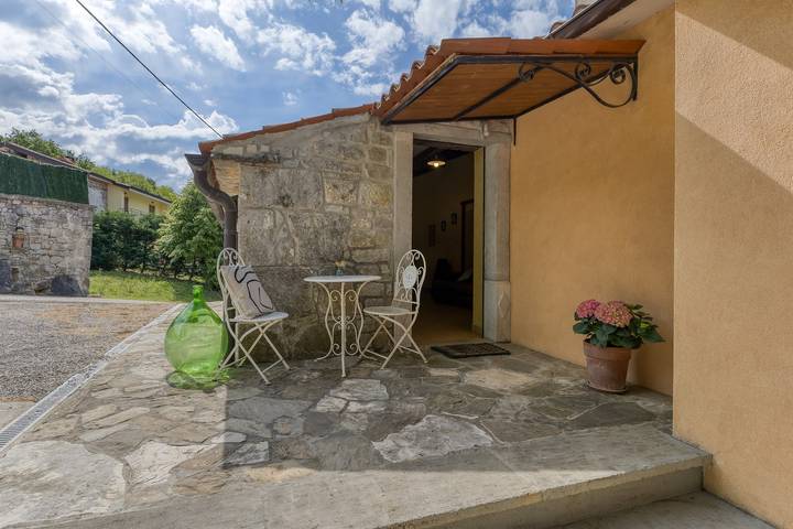 Location de vacances pour 7 personnes, avec jardin et piscine, animaux acceptés à Buzet - 4