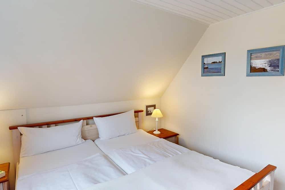 Ferienhaus \"Vier Pfoten Gollendorf\" für 5 Gäste und Hund mit Garten - Strandnah in Westfehmarn, Fehmarn